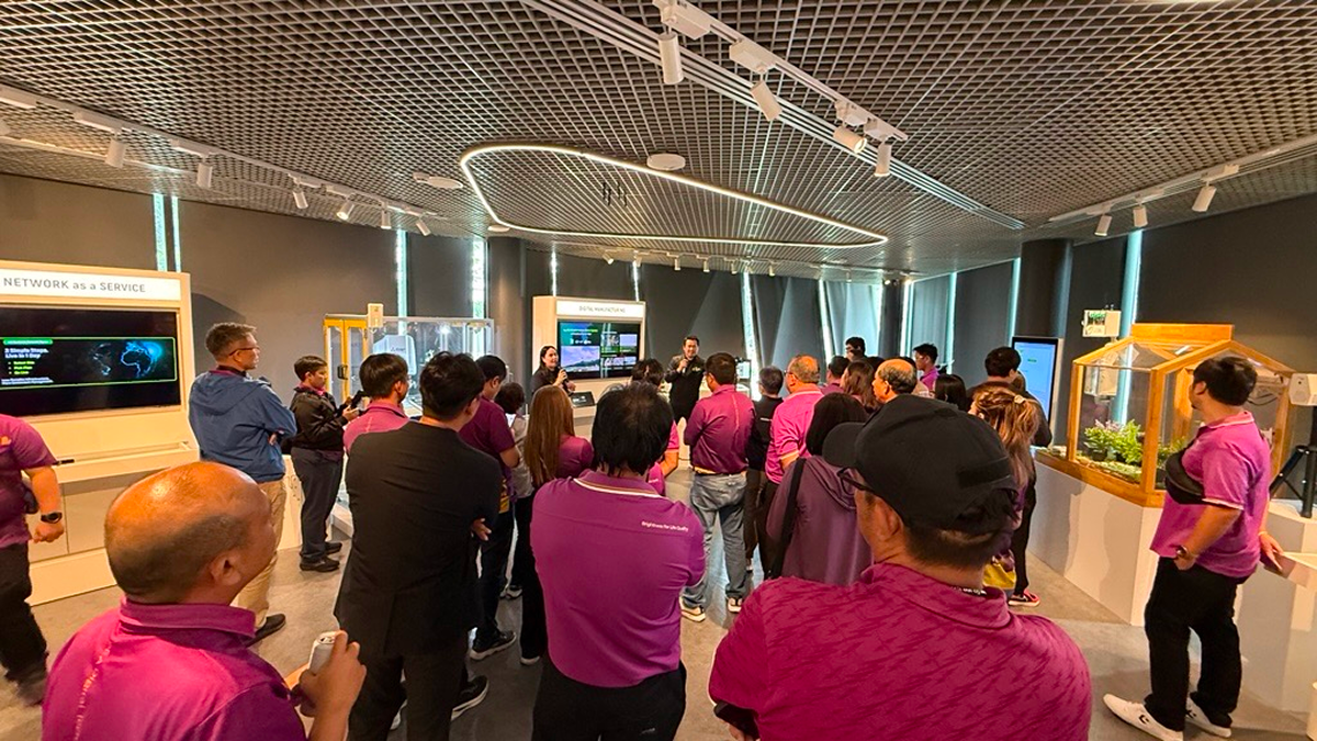 การไฟฟ้าส่วนภูมิภาคนำคณะเข้าเยี่ยมชม AIS EEC เรียนรู้เทคโนโลยีดิจิทัลต่อยอดเทคโนโลยีเพื่อพัฒนาหน่วยงานให้พร้อมสู่อนาคตที่เชื่อมโยงด้วยดิจิทัลอย่างเต็มรูปแบบ