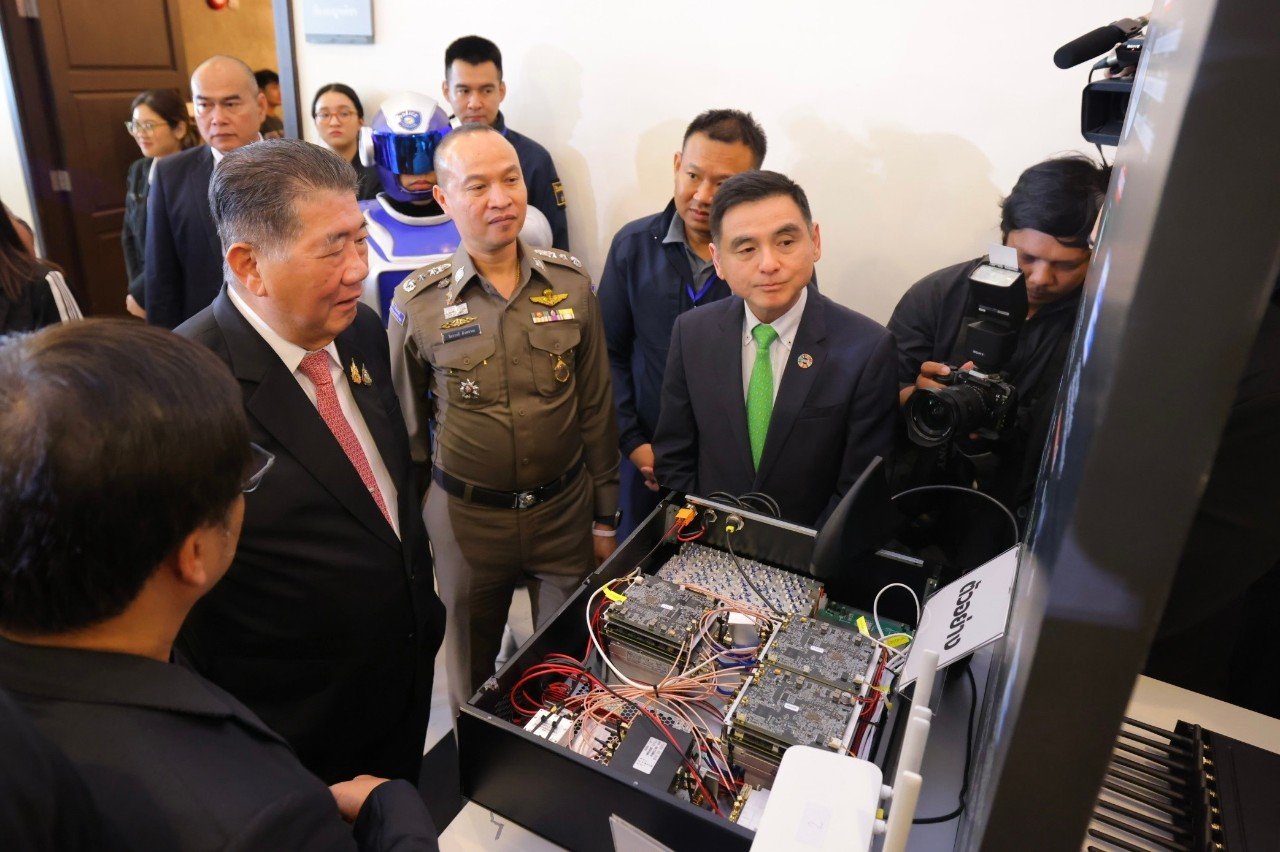 AIS ผนึกพลังภาคีเครือข่ายภาครัฐ-เอกชน ปักหมุดประเทศไทยสู่ “ปีแห่งความมั่นคงปลอดภัยไซเบอร์”  ตัดวงจรมิจฉาชีพตั้งแต่ต้นทาง ขับเคลื่อนสังคมดิจิทัลปลอดภัยอย่างยั่งยืน