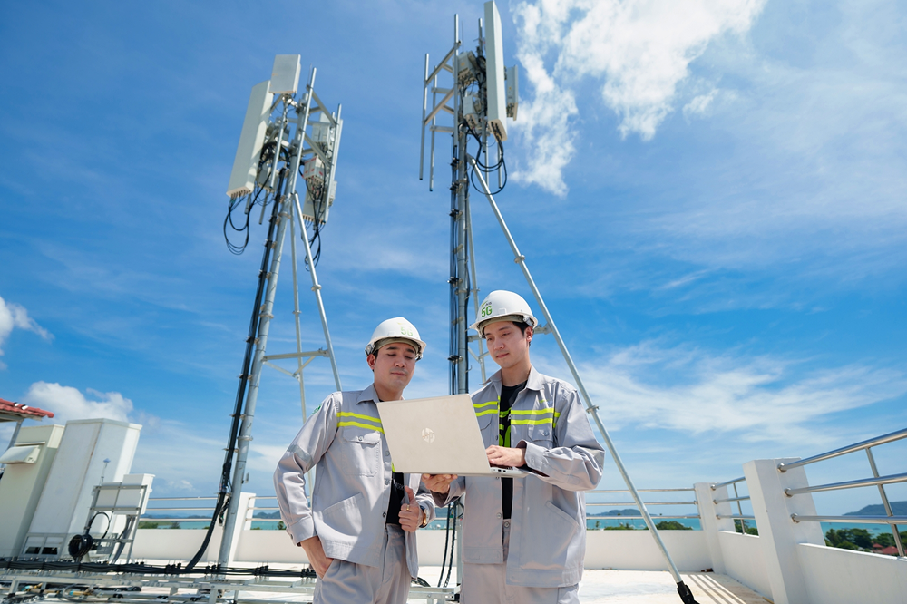 แรงไม่รอใคร! AIS เปิดใช้งานคลื่น 2100 MHz ทันทีหลังชนะประมูล  ส่งพลัง ‘Super Block’ ขยายสปีด เร็วแรงขึ้น 200% ให้ลูกค้าทุกพื้นที่ทั่วไทย