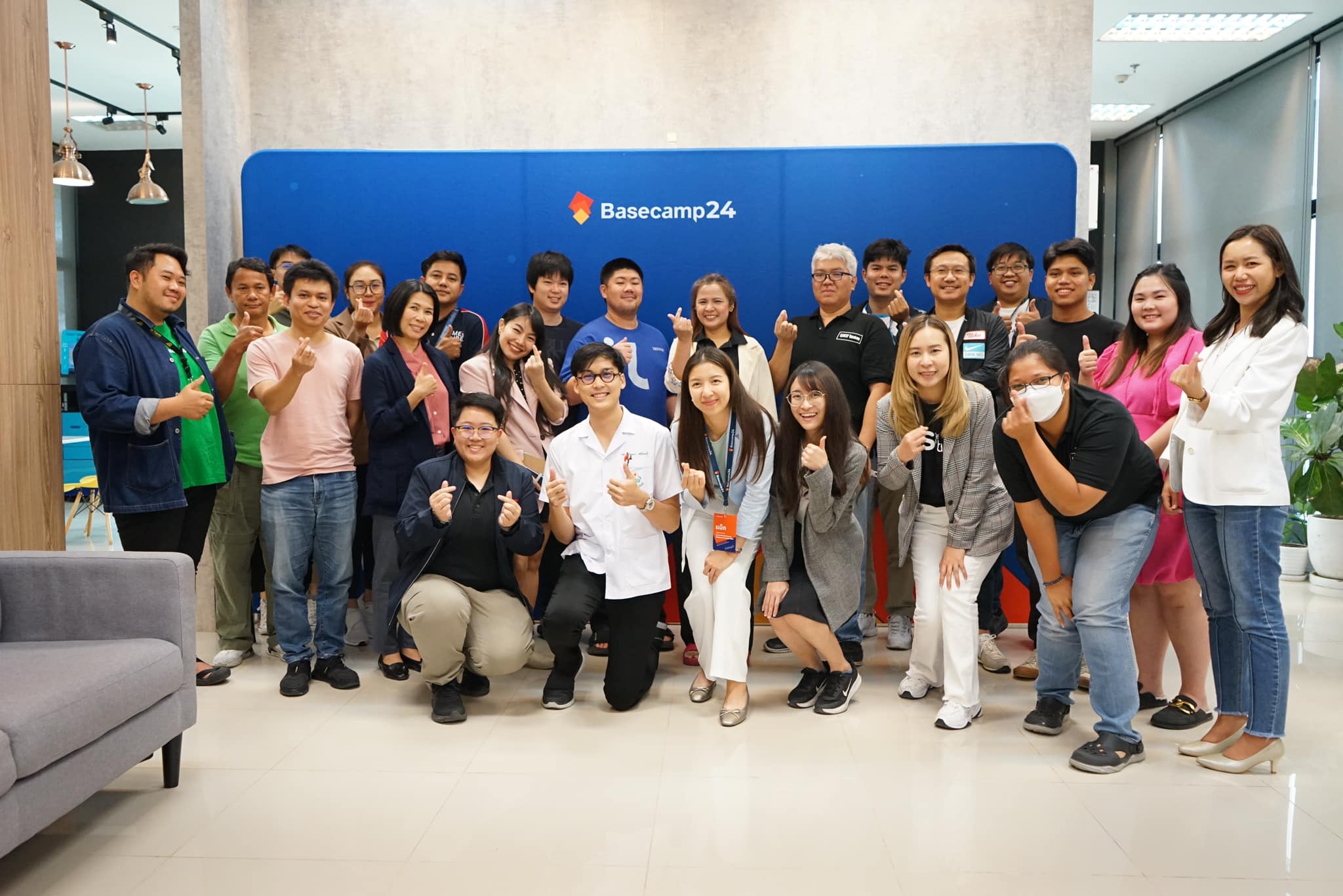 OPEN HOUSE AIS x STep & Basecamp24 - Best Practice Sharing, Startup Thailand OPEN HOUSE AIS x STep & Basecamp24 - Best Practice Sharing, Startup Thailand