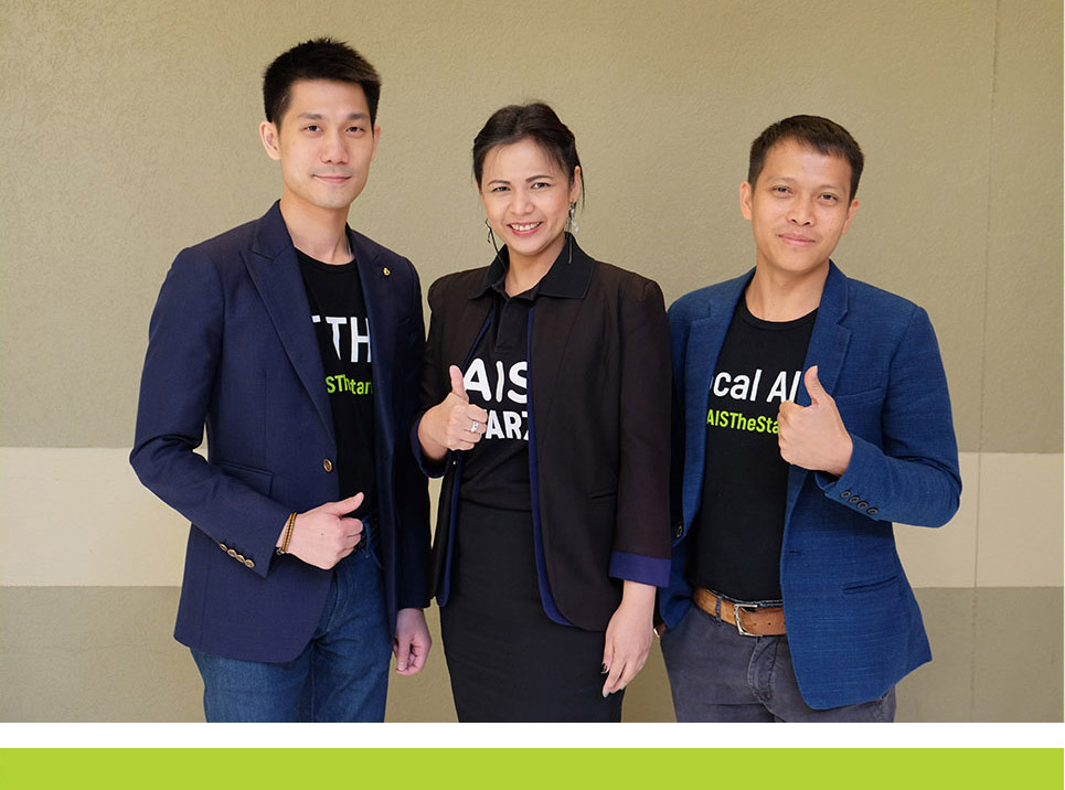 คุณสมศักดิ์ บุญคำ Co-Founder, Local Alike และ คุณจิรโรจน์ พจนาวราพันธุ์ CEO, VT Thai 2 ทีมตัวแทน Startup Thailand